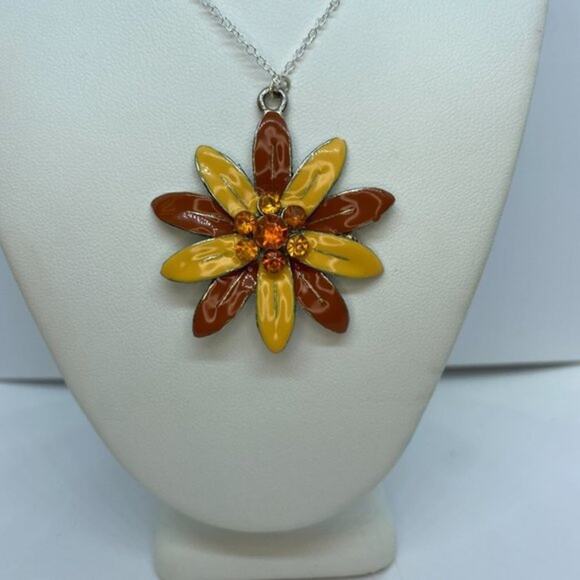 Multi-tone Orange Rhinestone Flower Necklace - Picture 2 of 7